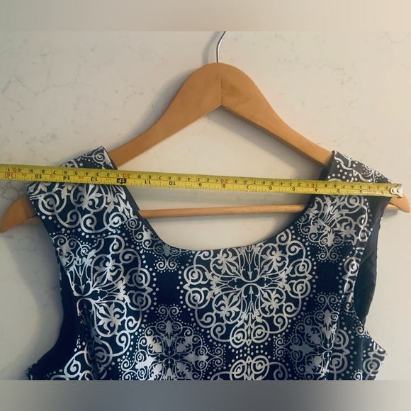 Classic Cocktail Dress, Women’s Size 8 - Picture 4 of 7